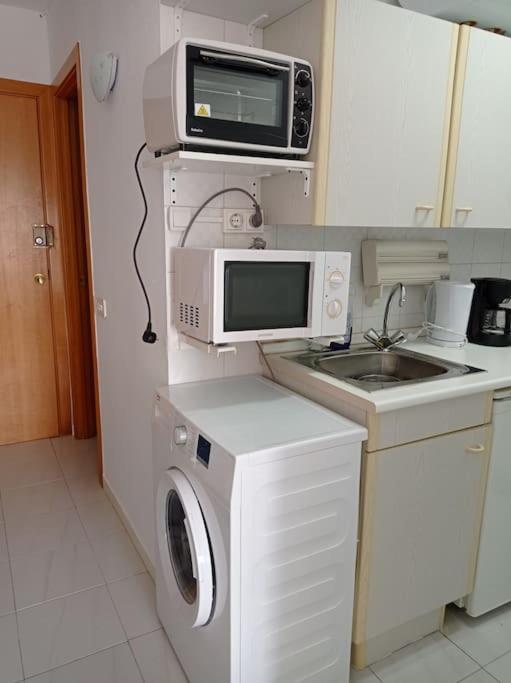 Piso Primera Linea De Mar Apartment เอมปูเรียบราบา ภายนอก รูปภาพ