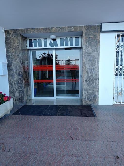 Piso Primera Linea De Mar Apartment เอมปูเรียบราบา ภายนอก รูปภาพ